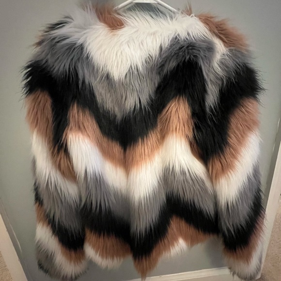 fuzzy jacket - Picture 2 of 2